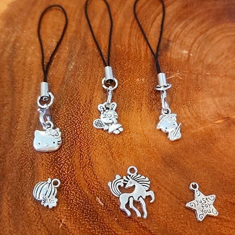 CELLPHONE ACCESSORIES/ NWOT